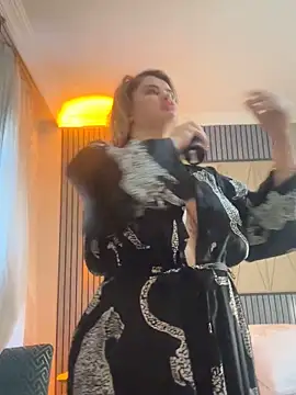 Snapshot of aydabella7777 chatting on 11.16.25 aydabella7777 online show from 11.16.25