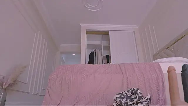 Snapshot of lori_leen_ chatting on 02.25.26 lori leen online show from 02.25.26