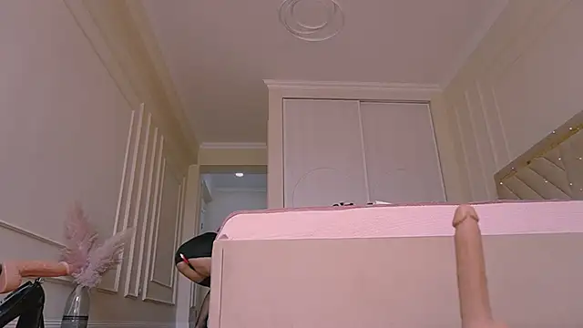 Snapshot of lori_leen_ chatting on 04.27.26 lori leen online show from 04.27.26