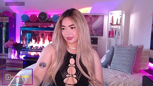 Snapshot of OriannaFox chatting on 05.17.26 OriannaFox online show from 05.17.26