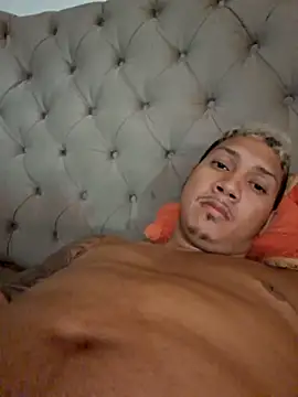 GRUESO-CURVO online show from 02.10.26