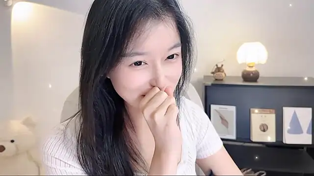 Onechestnut online show from 11.04.25