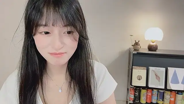 Snapshot of Onechestnut chatting on 05.16.26 Onechestnut online show from 05.16.26