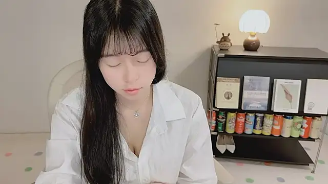 Snapshot of Onechestnut chatting on 05.21.26 Onechestnut online show from 05.21.26