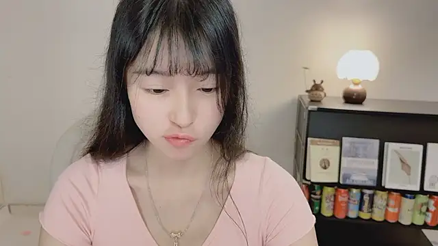 Snapshot of Onechestnut chatting on 05.27.26 Onechestnut online show from 05.27.26