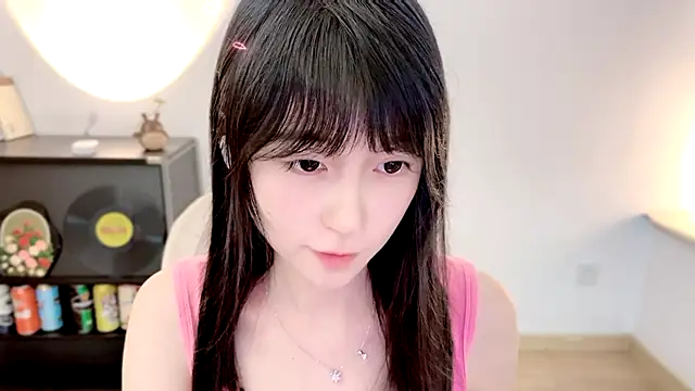 Snapshot of Onechestnut chatting on 07.14.26 Onechestnut online show from 07.14.26