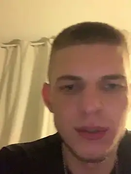 Snapshot of macho1347 chatting on 09.29.25 macho1347 online show from 09.29.25