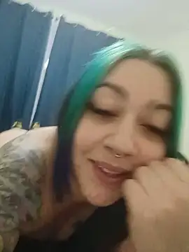 Snapshot of Dulcedeanis chatting on 05.19.26 Dulcedeanis online show from 05.19.26