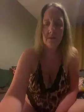 X-Victoria-X online show from 11.03.25