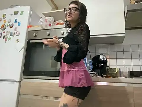 Snapshot of severingratty chatting on 10.23.25 severingratty online show from 10.23.25