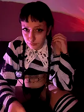 Snapshot of severingratty chatting on 10.29.25 severingratty online show from 10.29.25