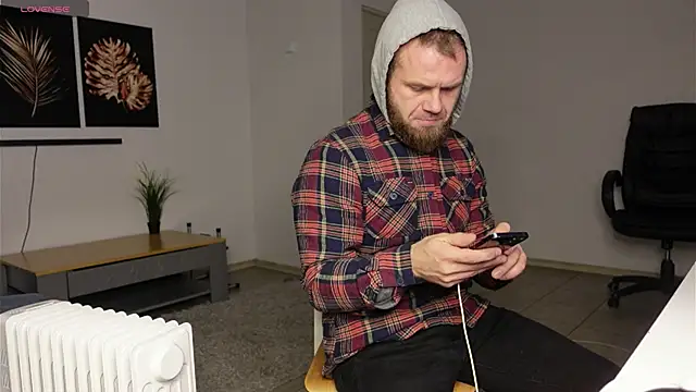 Snapshot of Stewart_Barnz chatting on 12.22.25 Stewart Barnz online show from 12.22.25