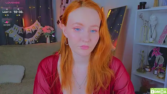 JoyceJones online show from 01.12.26