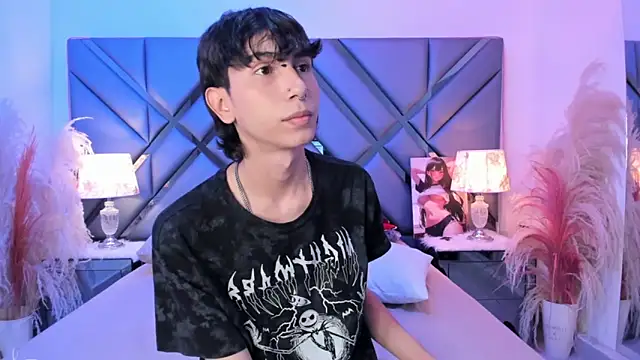 Milan LewisS online show from 04.15.26