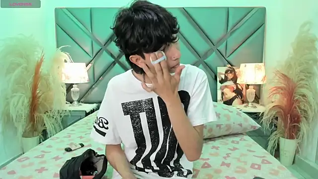 Milan LewisS online show from 04.16.26