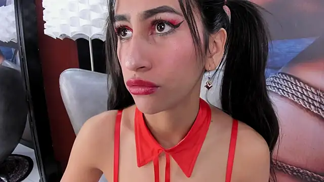 miss   taylor online show from 10.08.25