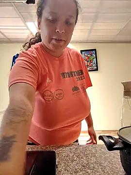 Snapshot of You-sexy-starr chatting on 10.25.25 You-sexy-starr online show from 10.25.25