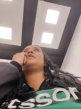 Snapshot of You-sexy-starr chatting on 02.04.26 You-sexy-starr online show from 02.04.26