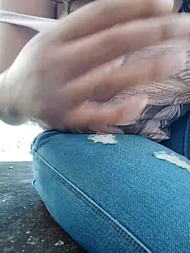 Snapshot of You-sexy-starr chatting on 02.27.26 You-sexy-starr online show from 02.27.26