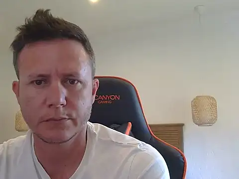 Snapshot of TroyDieselXXX chatting on 02.06.26 TroyDieselXXX online show from 02.06.26