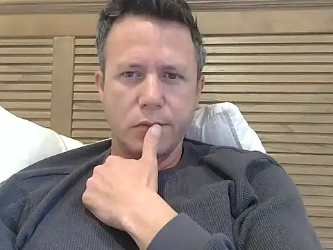Snapshot of TroyDieselXXX chatting on 06.04.26 TroyDieselXXX online show from 06.04.26