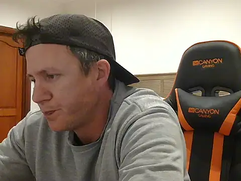 Snapshot of TroyDieselXXX chatting on 06.27.26 TroyDieselXXX online show from 06.27.26