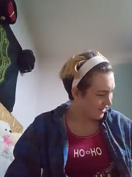 Snapshot of MoonIrene chatting on 10.27.25 MoonIrene online show from 10.27.25