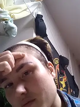 Snapshot of MoonIrene chatting on 10.28.25 MoonIrene online show from 10.28.25