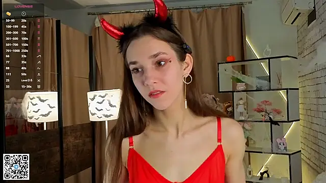 Snapshot of PetraHambelton chatting on 11.01.25 PetraHambelton online show from 11.01.25