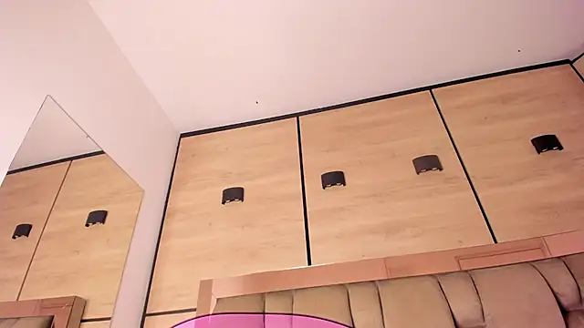 Snapshot of karol_lewiss chatting on 02.25.26 karol lewiss online show from 02.25.26