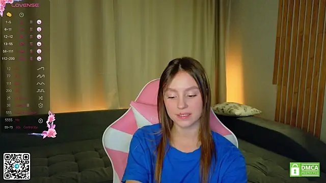 Snapshot of sweet_loopy chatting on 11.24.25 sweet loopy online show from 11.24.25