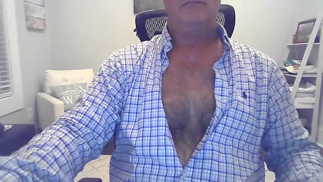 Snapshot of cyclone1212 chatting on 06.18.26 cyclone1212 online show from 06.18.26