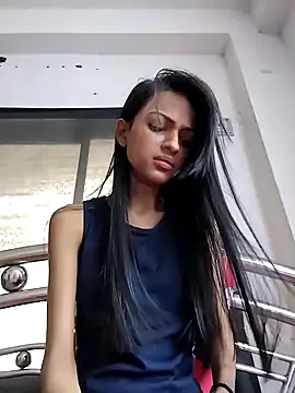 Your-Kitkat online show from 10.21.25