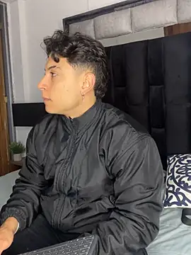 Snapshot of MR_MUSCLE chatting on 10.10.25 MR MUSCLE online show from 10.10.25