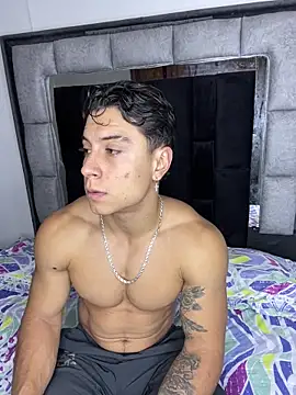 Snapshot of MR_MUSCLE chatting on 11.14.25 MR MUSCLE online show from 11.14.25