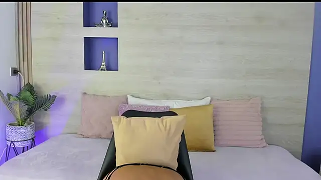 Snapshot of Stephanni_ chatting on 09.19.25 Stephanni online show from 09.19.25