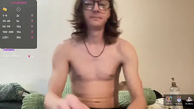 Snapshot of longdickelijah chatting on 11.11.25 longdickelijah online show from 11.11.25