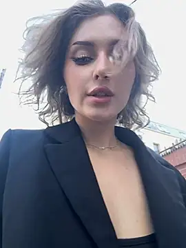 KellyKeler online show from 10.04.25