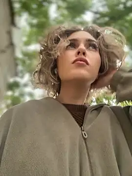 KellyKeler online show from 10.18.25