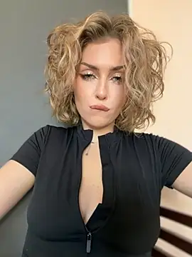 KellyKeler online show from 10.28.25