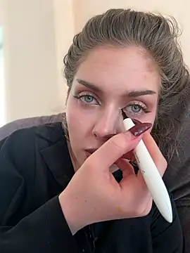 Snapshot of KellyKeler chatting on 02.04.26 KellyKeler online show from 02.04.26