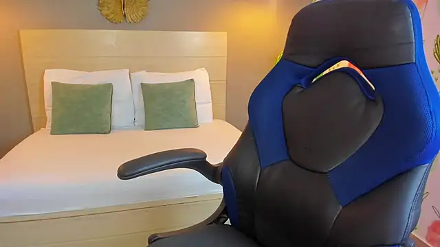 kitty sweeety  online show from 11.07.25