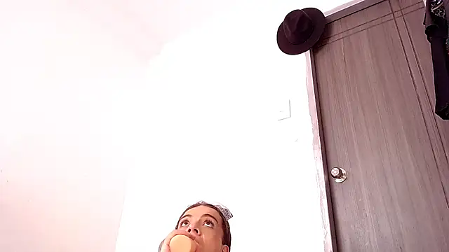 saara johnson496 online show from 11.15.25