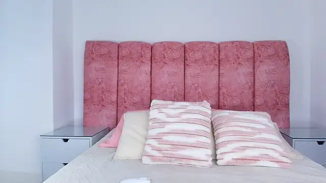 emmacurvy online show from 12.05.25