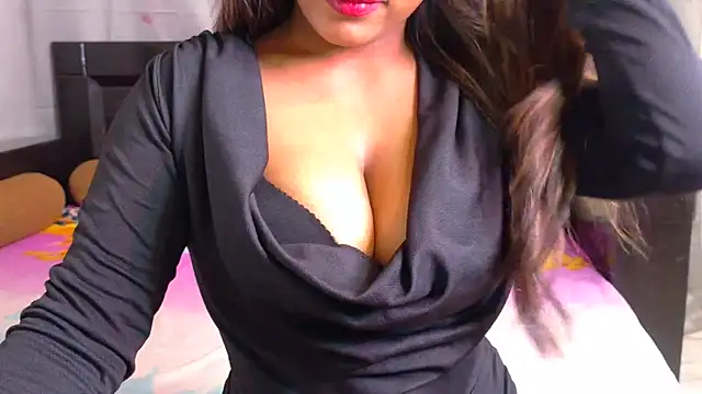 Snapshot of nylaahh-12 chatting on 05.27.26 nylaahh-12 online show from 05.27.26