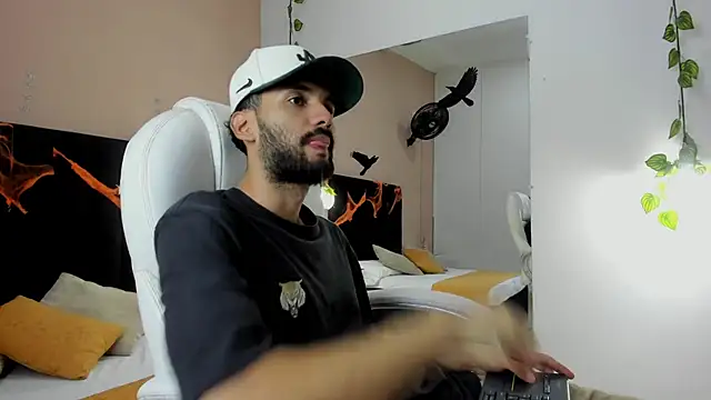 Snapshot of Ryan_Jackson_ chatting on 10.16.25 Ryan Jackson online show from 10.16.25