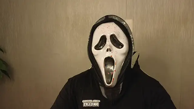 Snapshot of Ades_Lowe chatting on 10.31.25 Ades Lowe online show from 10.31.25