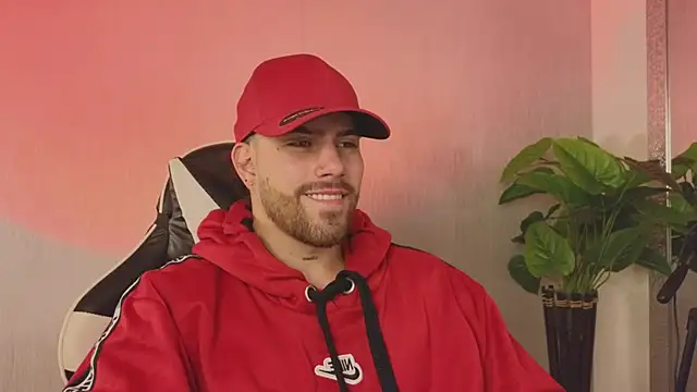 Snapshot of Ades_Lowe chatting on 12.02.25 Ades Lowe online show from 12.02.25