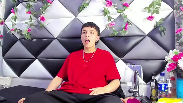 Snapshot of Megan_Thompson_ chatting on 11.28.25 Megan Thompson online show from 11.28.25