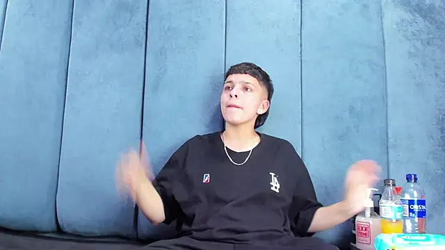 Megan Thompson  online show from 03.12.26